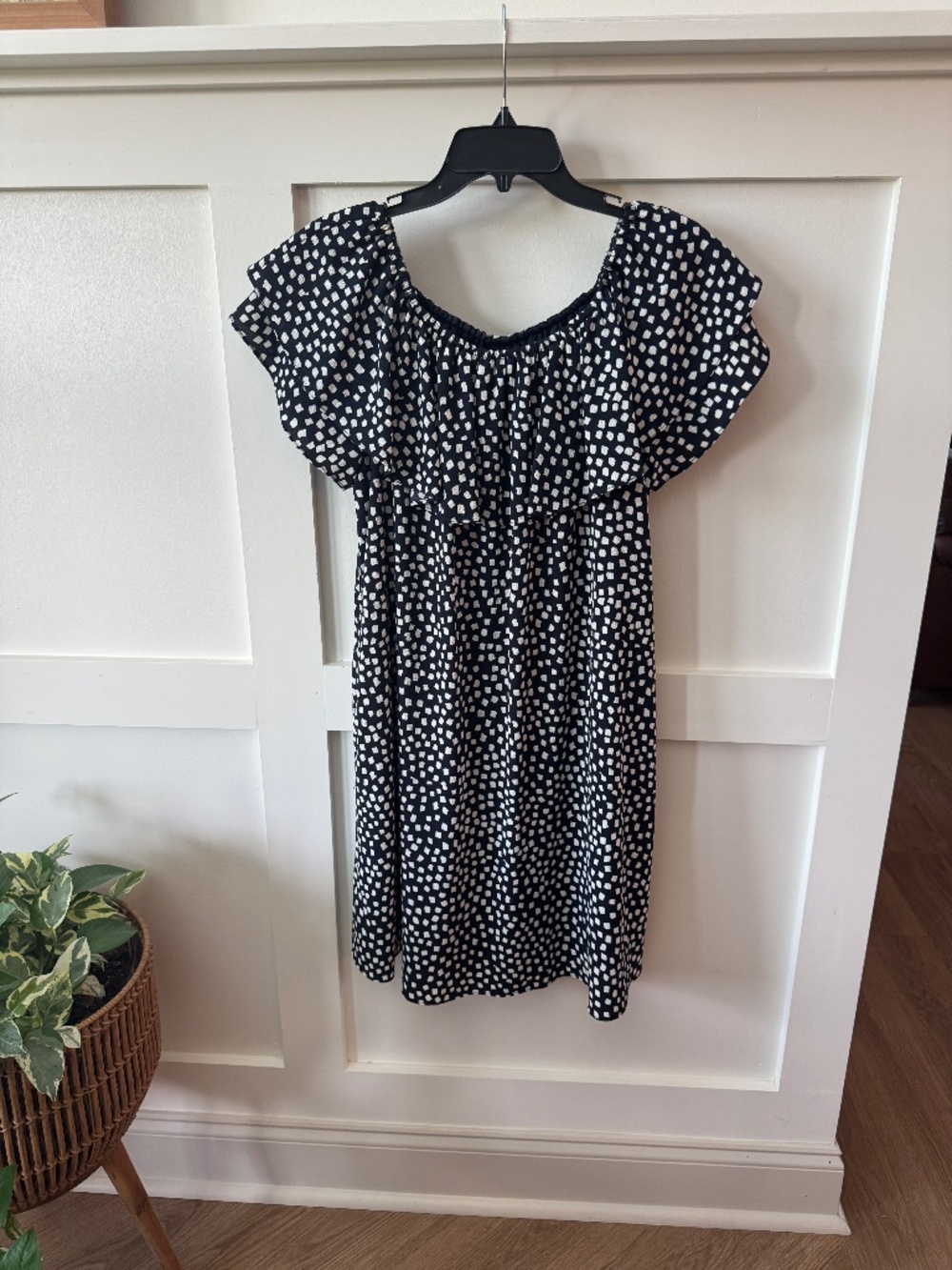 Jessica Howard Black White Ruffle Off Shoulder Dress Size 12